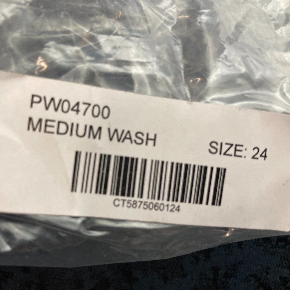 Lulus High Rise Medium Wash Jean - Picture 6 of 6